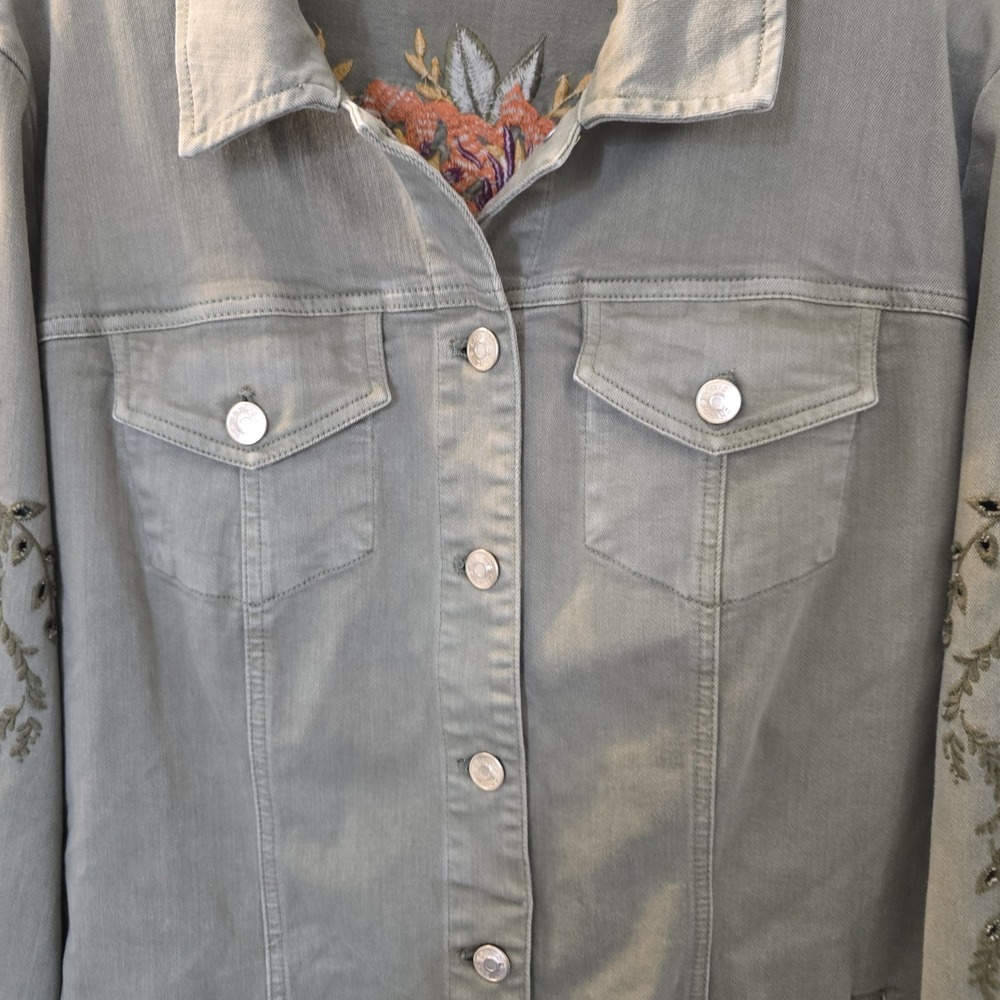 Chico's Sage Green Embroidered Jacket Floral Boho Utility Trucker Frayed Hem XL - Picture 3 of 16